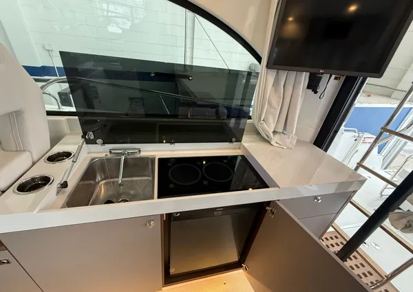 Beneteau ANTARES-11-FLY image