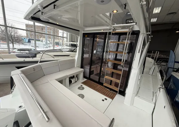 Beneteau ANTARES-11-FLY image