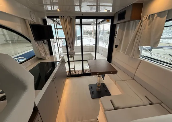 Beneteau ANTARES-11-FLY image