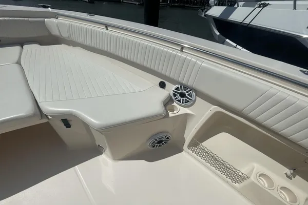 Grady-White Canyon 366 image