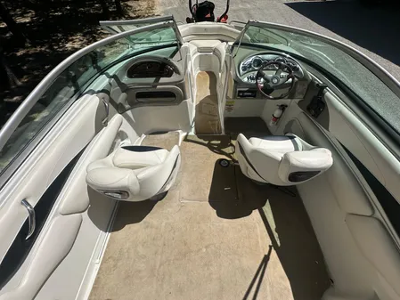 Crownline 220 LS image
