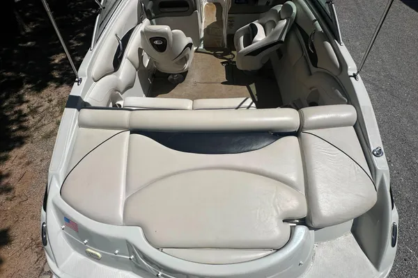 Crownline 220 LS image