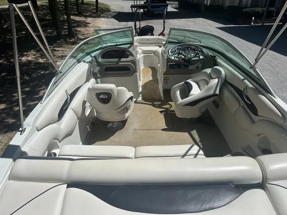Crownline 220 LS image