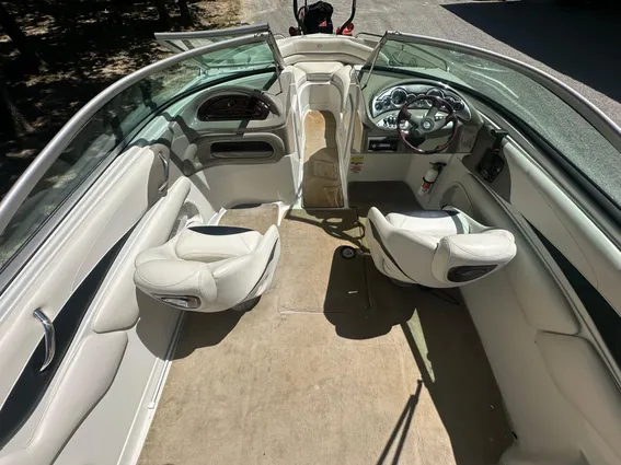 Crownline 220 LS image