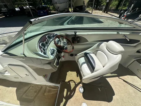 Crownline 220 LS image