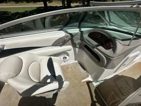 Crownline 220 LS image