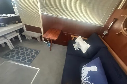 Chris-Craft Commander 42 image