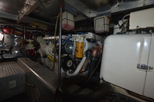 Carver 440 Aft Cabin Motor Yacht image