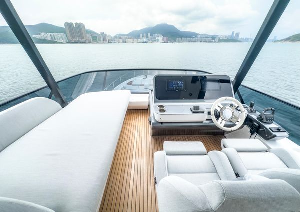 Azimut 68-FLY-FLYBRIDGE image