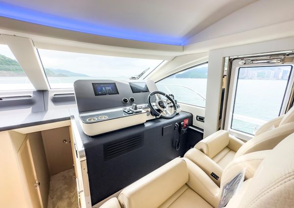 Azimut 68-FLY-FLYBRIDGE image