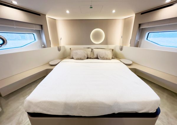 Azimut 68-FLY-FLYBRIDGE image