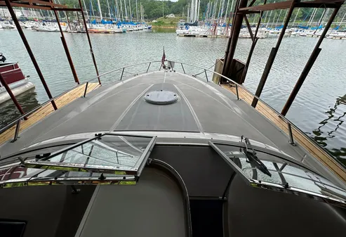 Regal 3350 Sport Cruiser image