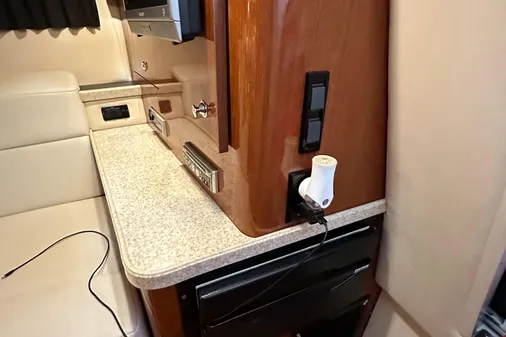 Regal 3350 Sport Cruiser image