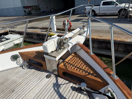 Marine-trader TRI-CABIN image