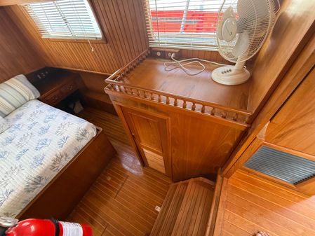 Marine-trader TRI-CABIN image