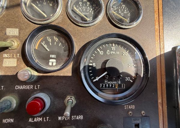 Marine-trader TRI-CABIN image