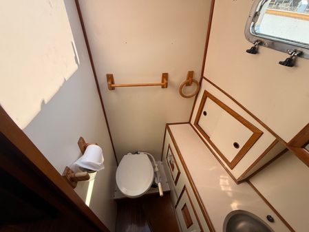 Marine-trader TRI-CABIN image