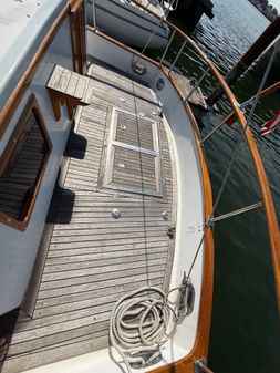 Marine-trader TRI-CABIN image