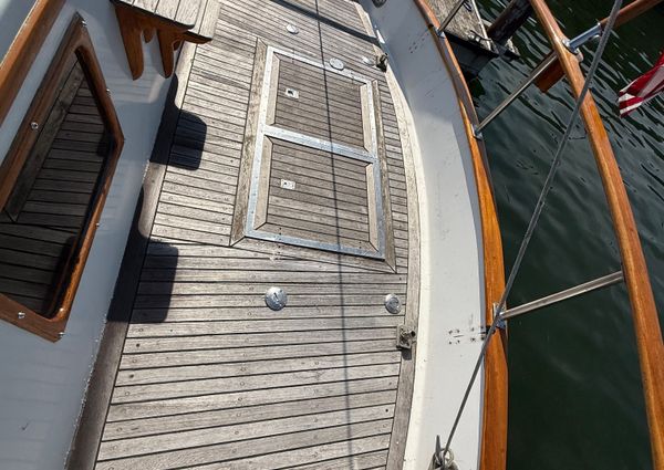 Marine-trader TRI-CABIN image