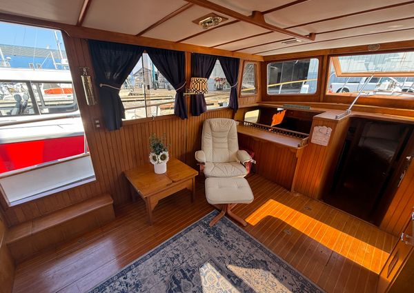 Marine-trader TRI-CABIN image