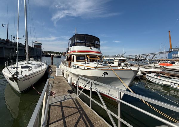 Marine-trader TRI-CABIN image
