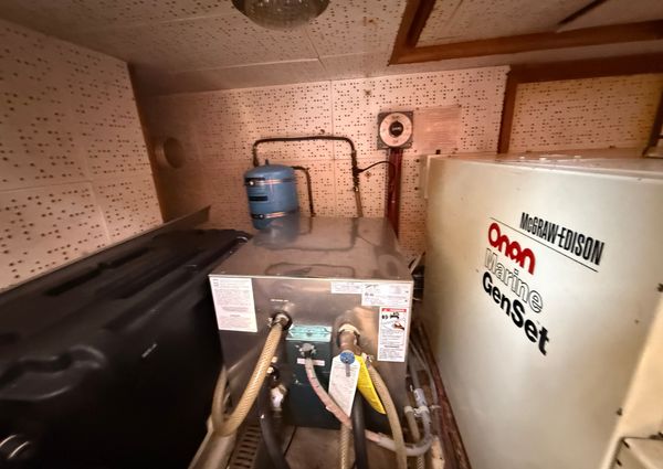 Marine-trader TRI-CABIN image