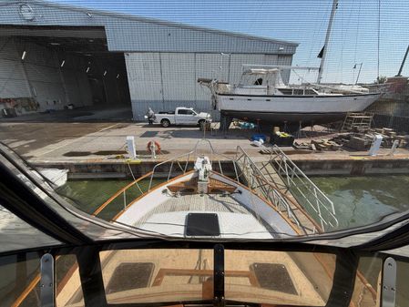 Marine-trader TRI-CABIN image