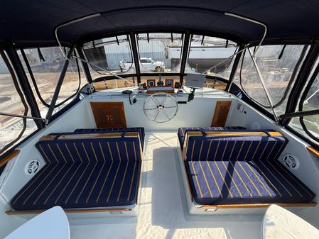 Marine-trader TRI-CABIN image