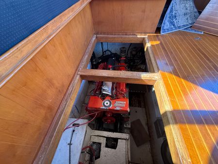 Marine-trader TRI-CABIN image