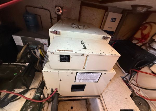 Marine-trader TRI-CABIN image