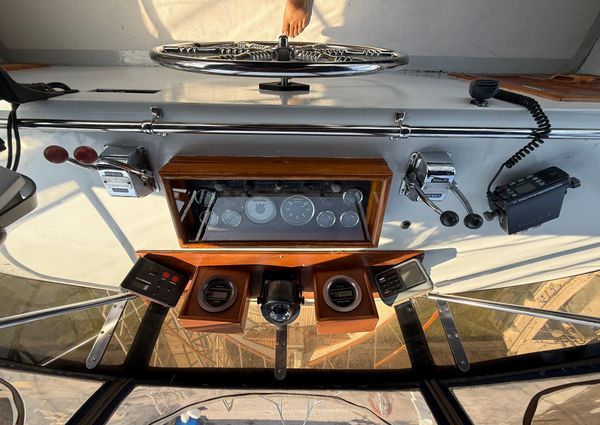 Marine-trader TRI-CABIN image