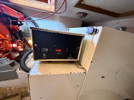 Marine-trader TRI-CABIN image