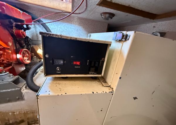 Marine-trader TRI-CABIN image