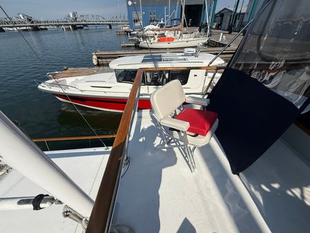 Marine-trader TRI-CABIN image