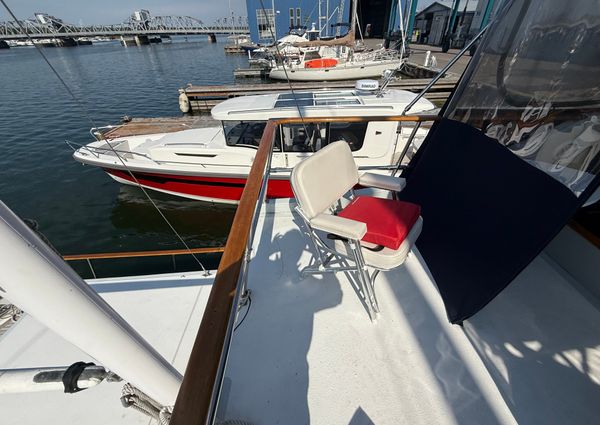 Marine-trader TRI-CABIN image