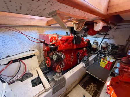 Marine-trader TRI-CABIN image