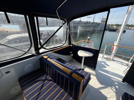 Marine-trader TRI-CABIN image