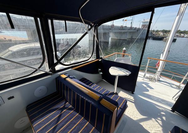 Marine-trader TRI-CABIN image