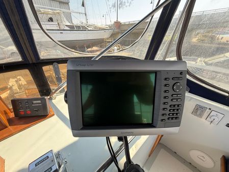 Marine-trader TRI-CABIN image