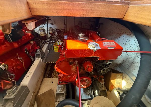 Marine-trader TRI-CABIN image