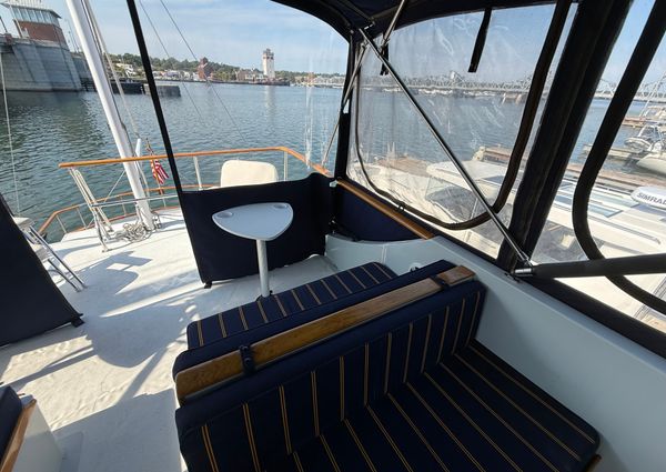 Marine-trader TRI-CABIN image