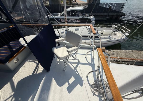 Marine-trader TRI-CABIN image