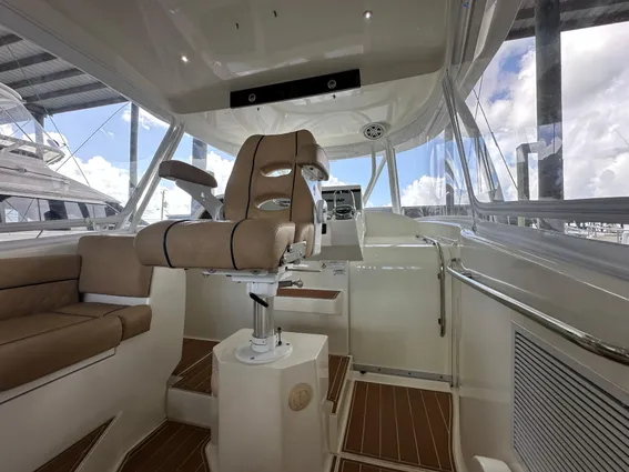 SeaVee 430 Fisharound image