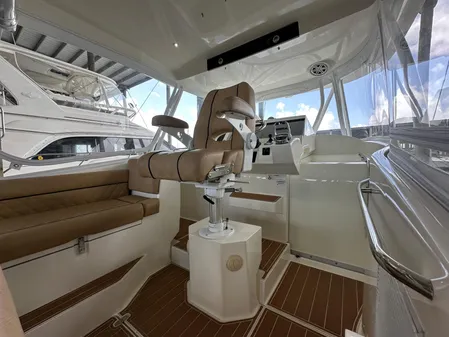 SeaVee 430 Fisharound image