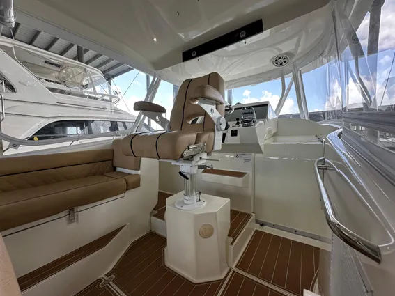 SeaVee 430 Fisharound image