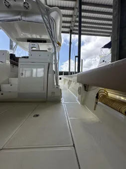 SeaVee 430 Fisharound image