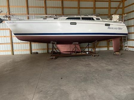 Hunter 33.5 image
