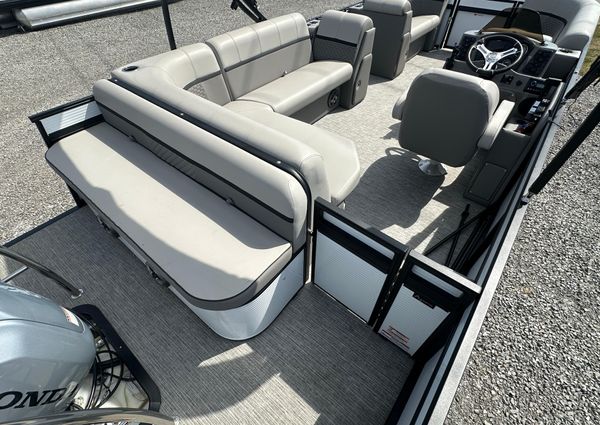 Qwest E-CLASS-820-LANAI-LT image