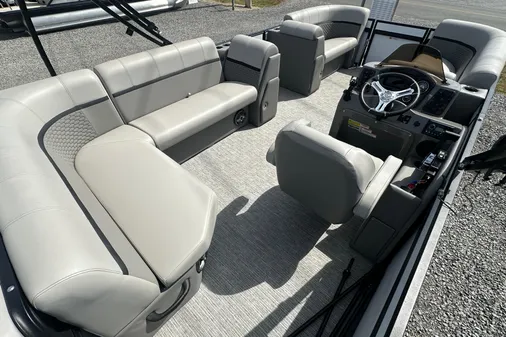 Qwest E-CLASS-820-LANAI-LT image