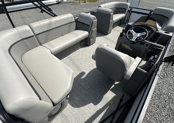 Qwest E-CLASS-820-LANAI-LT image